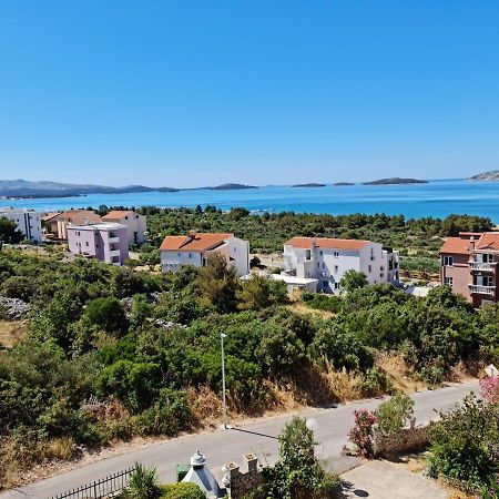 Apartment Luka With Balcony, Sea View And Free Parking ชิเบนิก ภายนอก รูปภาพ