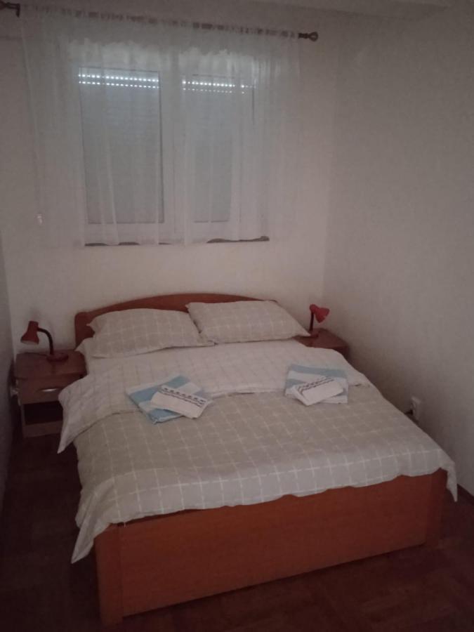 Apartment Luka With Balcony, Sea View And Free Parking ชิเบนิก ภายนอก รูปภาพ