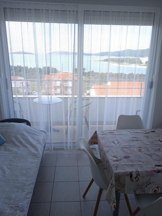 Apartment Luka With Balcony, Sea View And Free Parking ชิเบนิก ภายนอก รูปภาพ