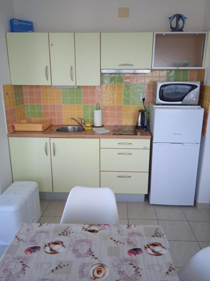Apartment Luka With Balcony, Sea View And Free Parking ชิเบนิก ภายนอก รูปภาพ